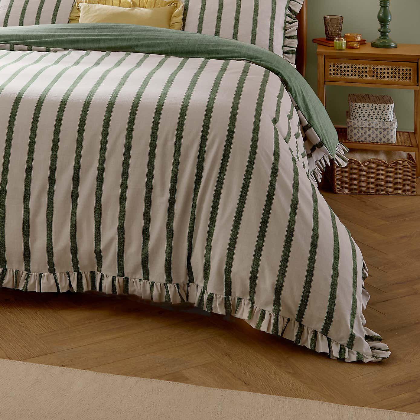 Carousel zoom image position 3 of 3