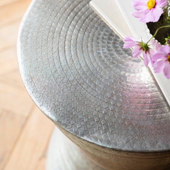 Carousel navigation image position 2 of 3