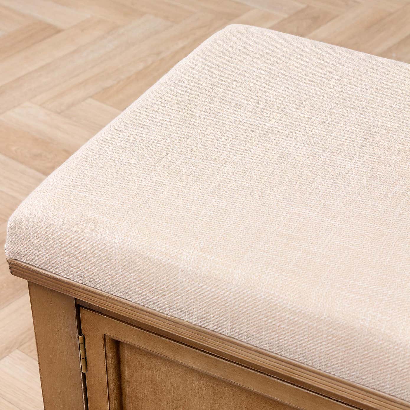 Carousel zoom image position 4 of 6