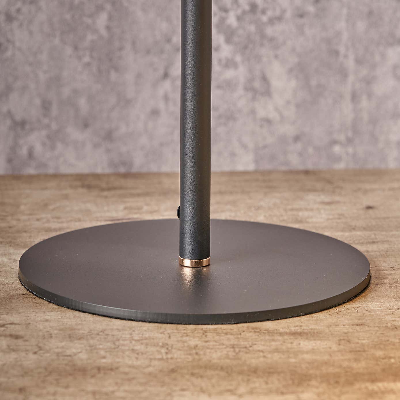 Carousel zoom image position 3 of 4