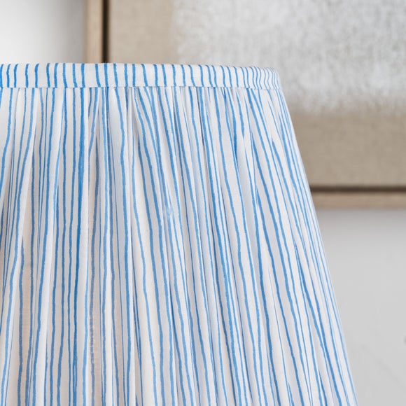 Carousel navigation image position 3 of 4