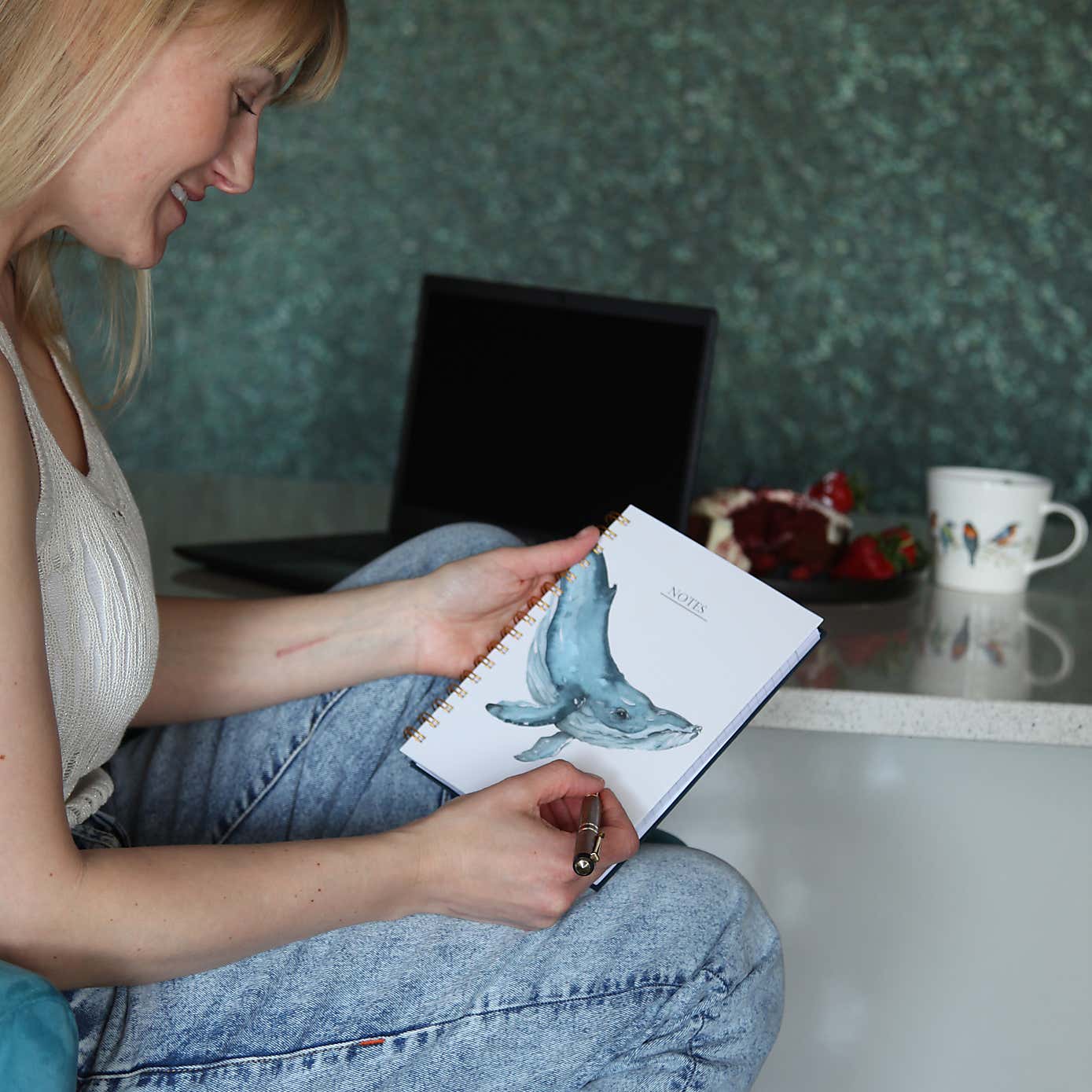 Carousel zoom image position 2 of 5