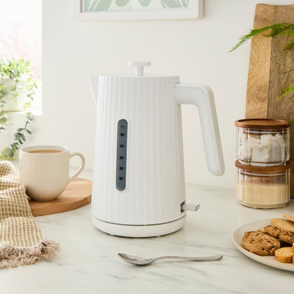 View Ribbed Plastic 1.7l Kettle View Ribbed Plastic 1.7l Kettle