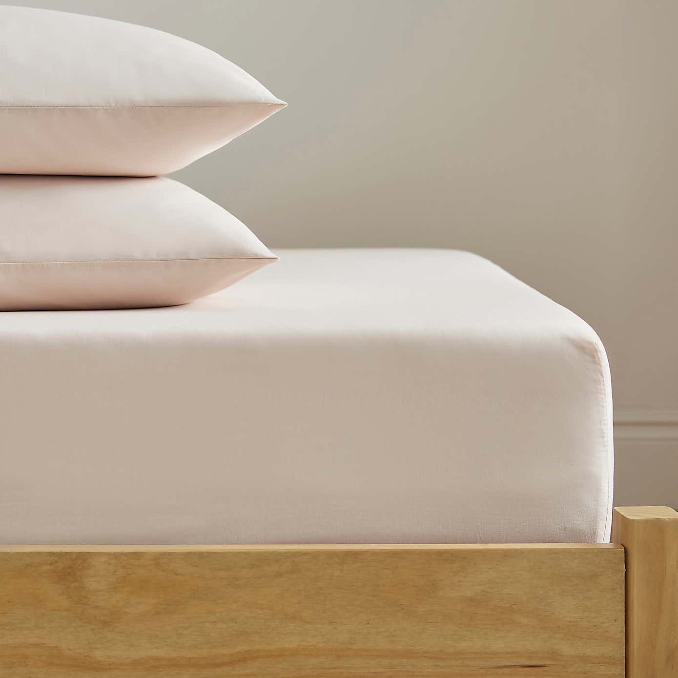 Carousel zoom image position 3 of 3