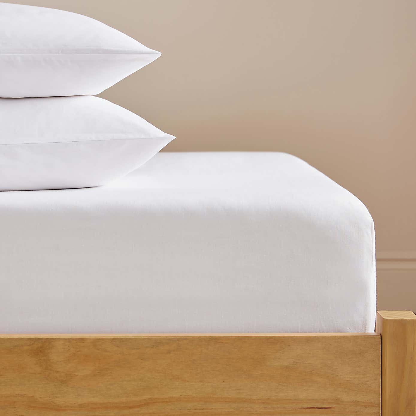 Carousel zoom image position 3 of 3