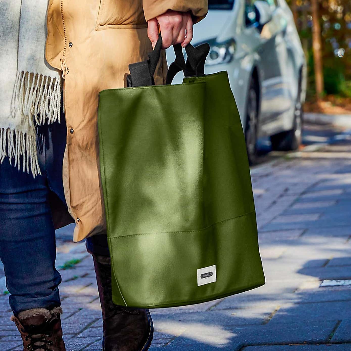 Carousel zoom image position 2 of 5