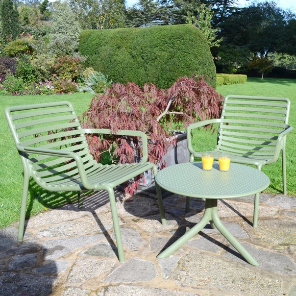 Return - Nardi Step Low Round Table with 2 Doga Relax Chairs