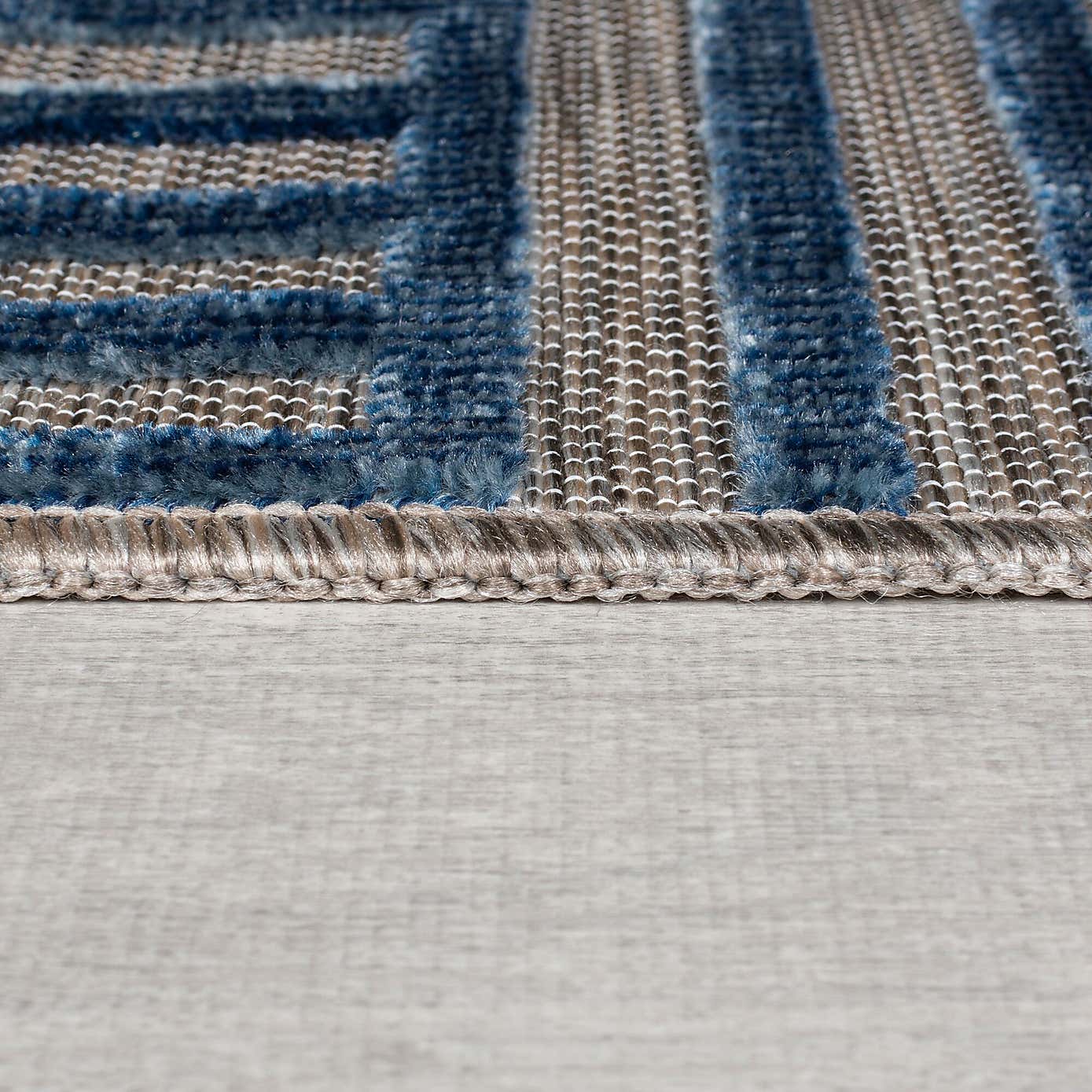 Carousel zoom image position 3 of 6