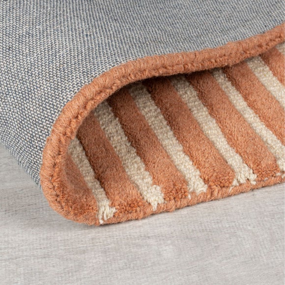 Carousel navigation image position 3 of 6