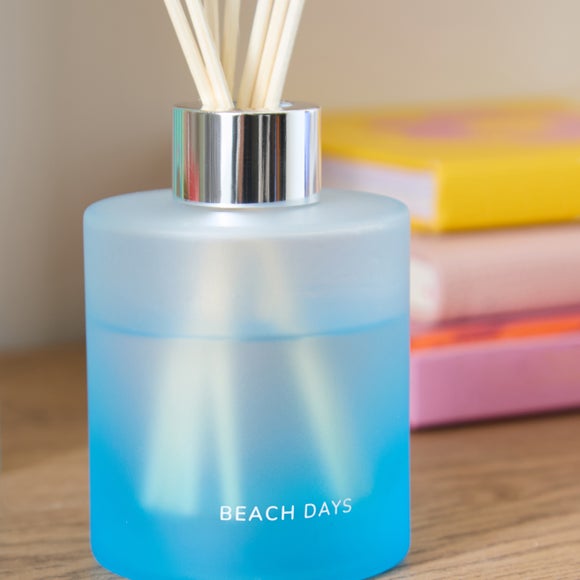 Carousel navigation image position 2 of 3