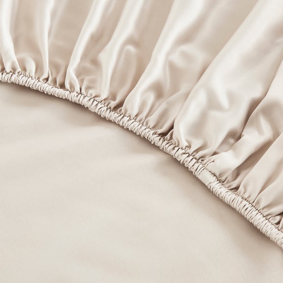 Carousel navigation image position 2 of 3