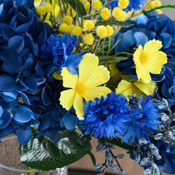 Carousel navigation image position 4 of 5