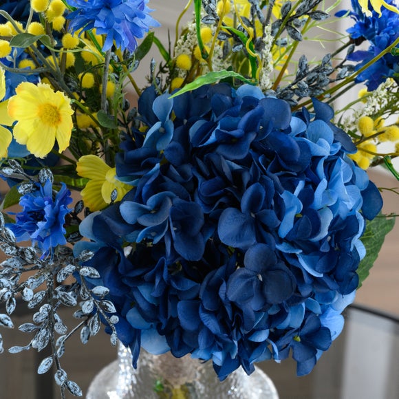 Carousel navigation image position 5 of 5