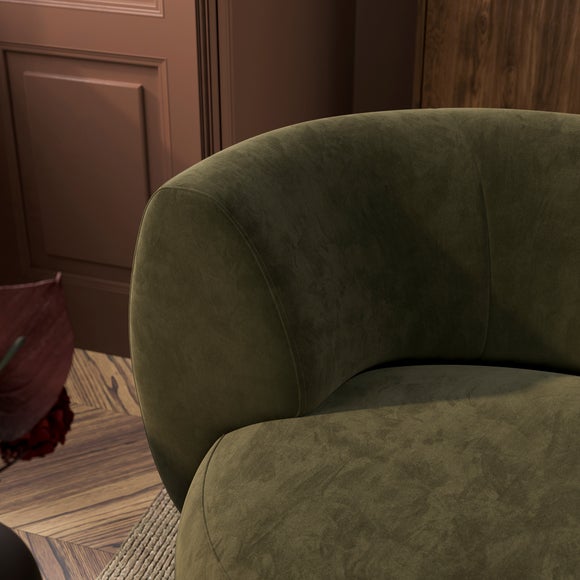 Carousel navigation image position 3 of 8