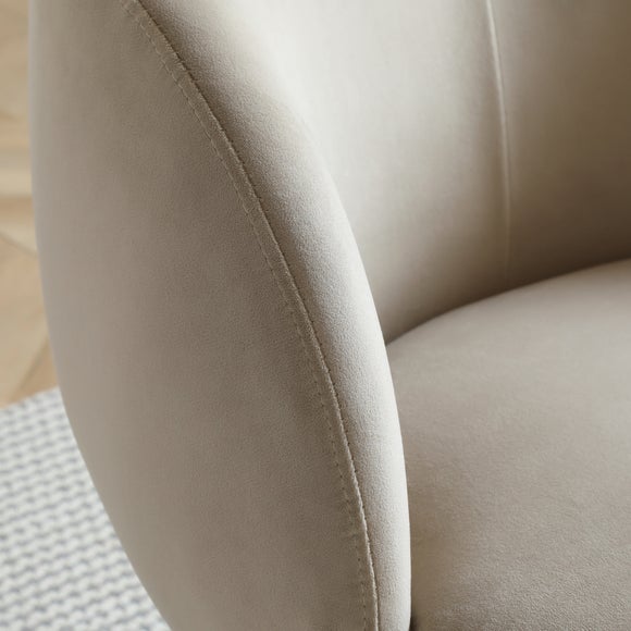 Carousel navigation image position 4 of 8