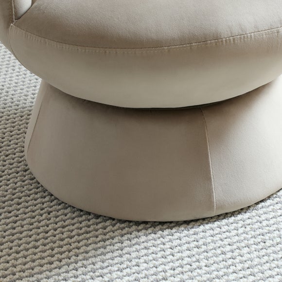 Carousel navigation image position 5 of 8