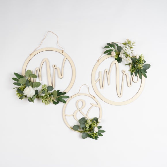 Carousel navigation image position 2 of 3