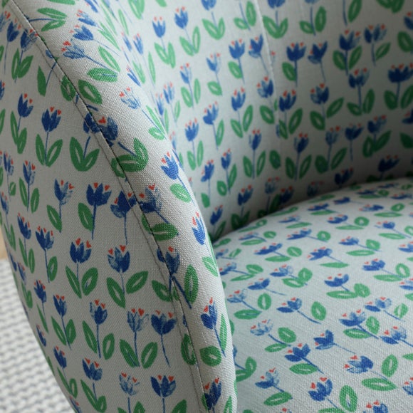 Carousel navigation image position 4 of 8