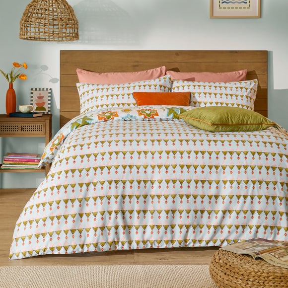 Carousel navigation image position 3 of 4