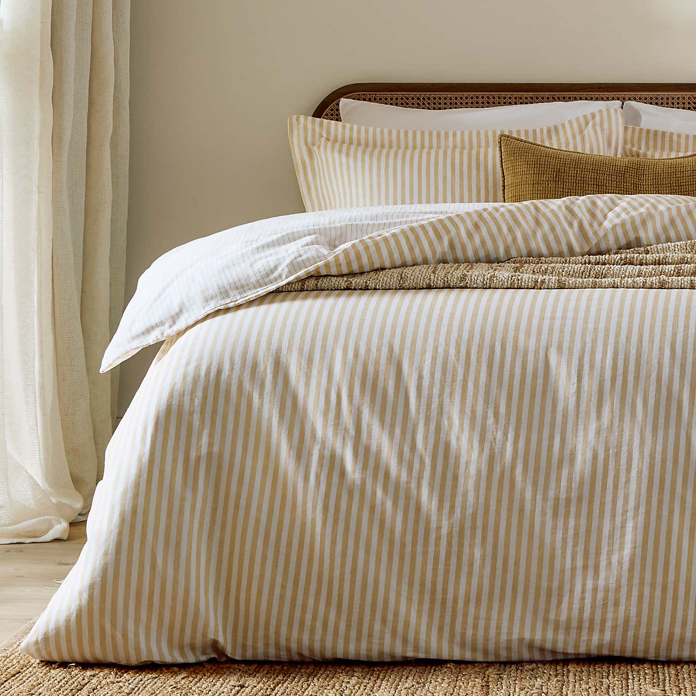 Carousel zoom image position 3 of 3