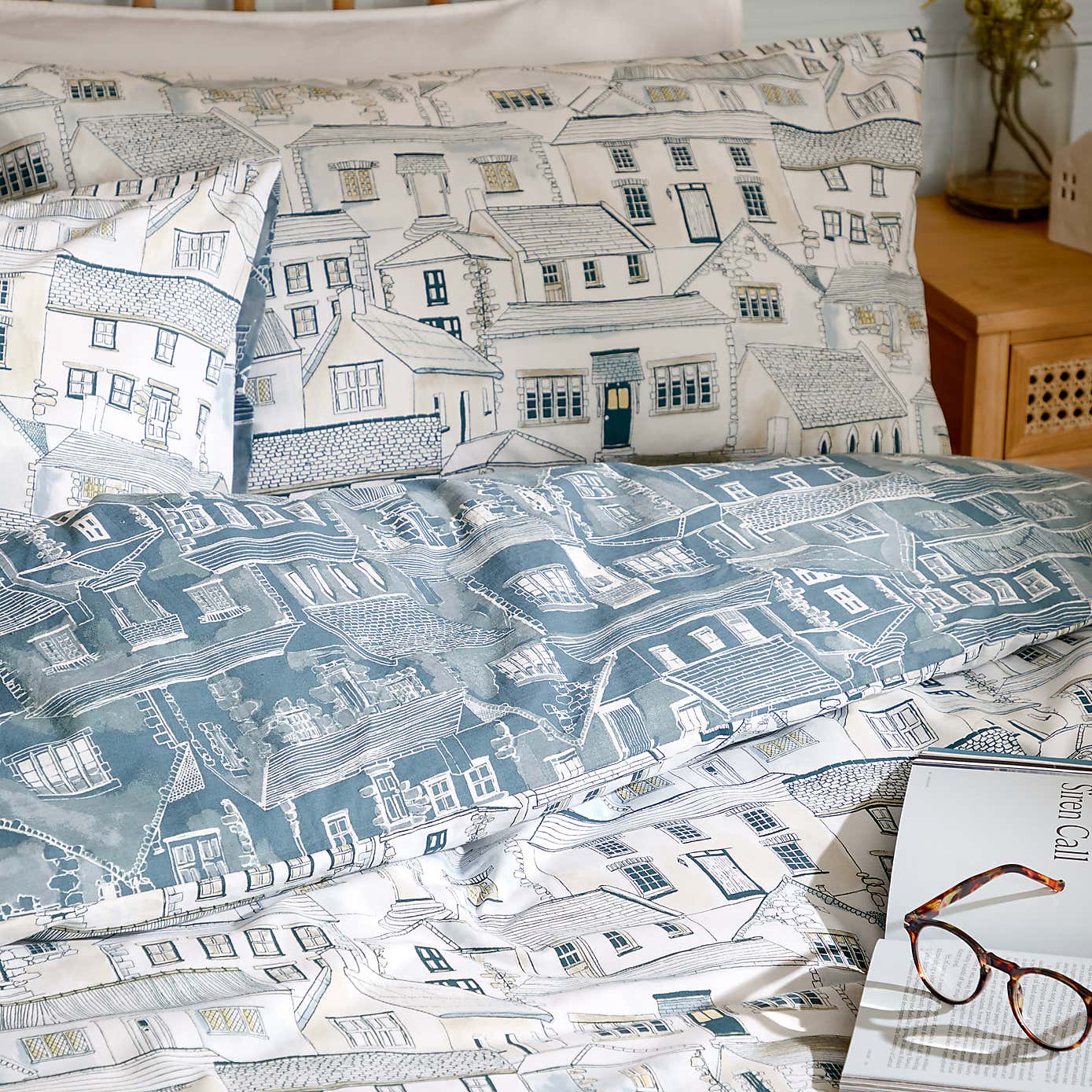 Carousel zoom image position 2 of 3