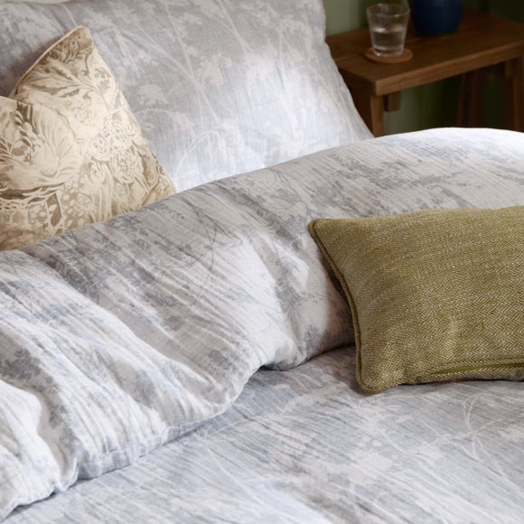 Carousel navigation image position 3 of 5