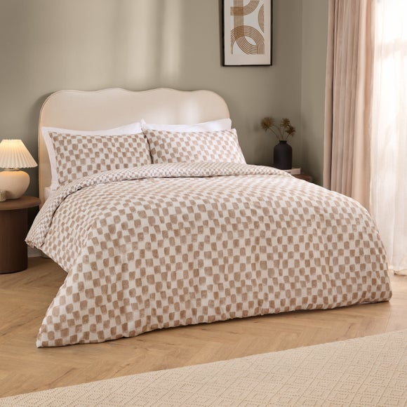 View Hoem Nyhavn Polycotton Duvet Cover & Pillowcase Set View Hoem Nyhavn Polycotton Duvet Cover & Pillowcase Set