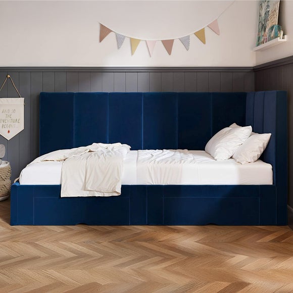 Carousel navigation image position 3 of 7