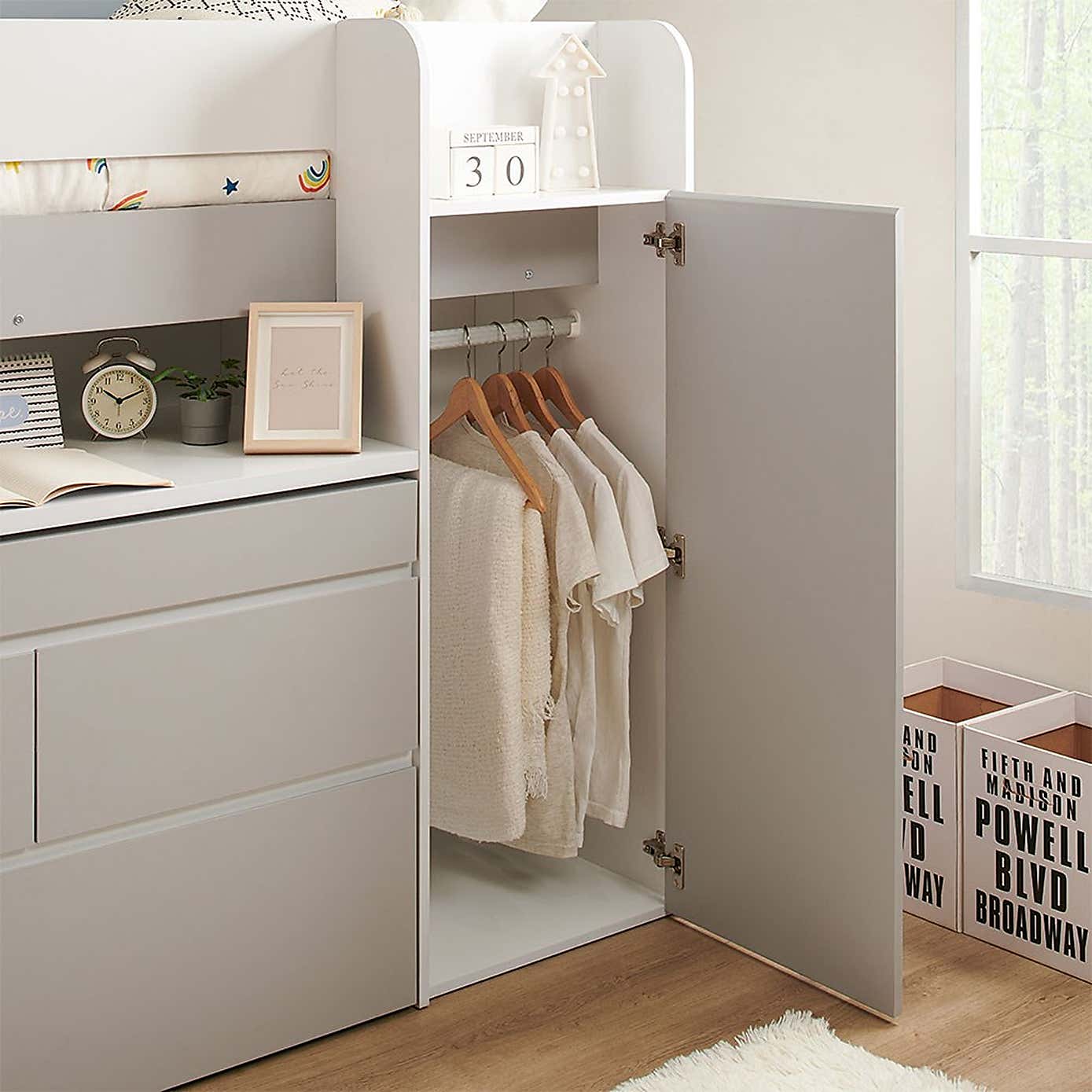 Carousel zoom image position 5 of 8