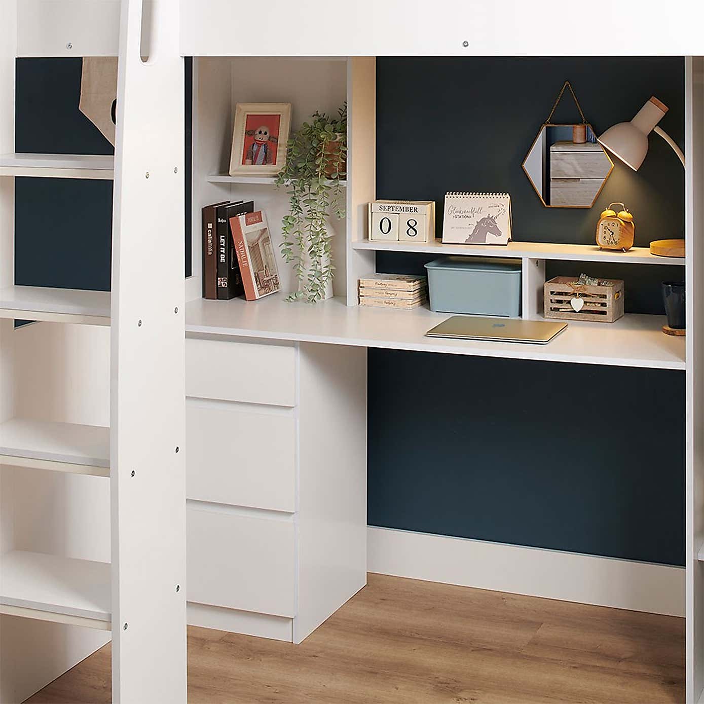 Carousel zoom image position 4 of 10