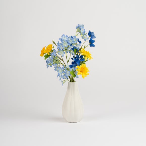 Carousel navigation image position 2 of 3