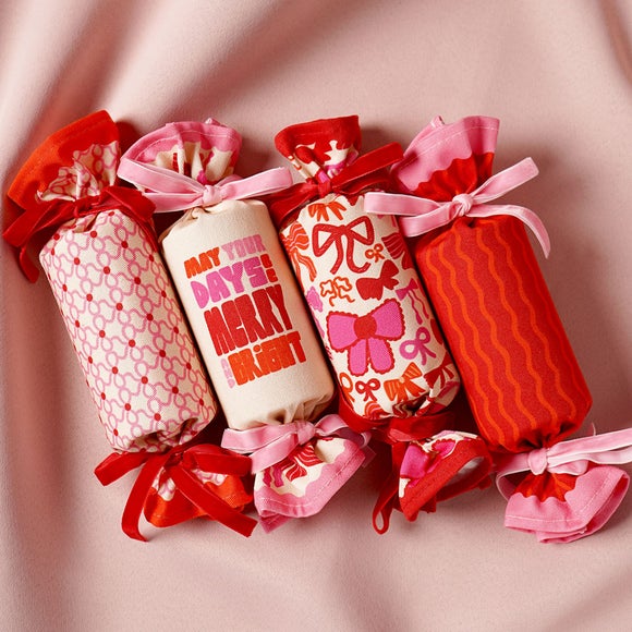 Raspberry Blossom Set of 4 Fabric Bow Crackers