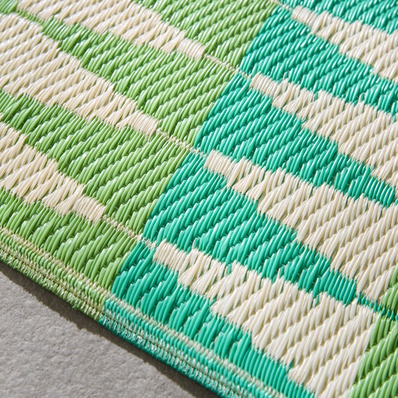 Carousel navigation image position 2 of 3