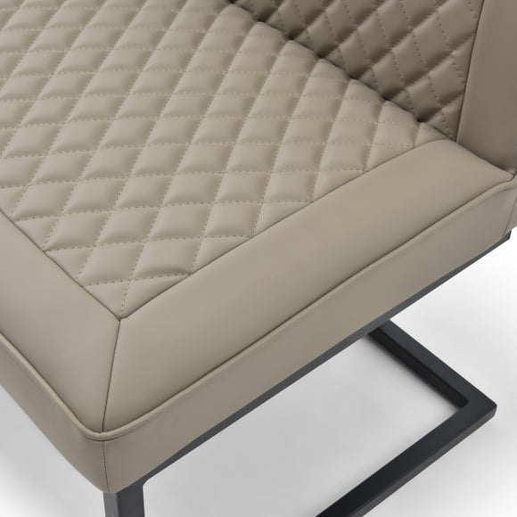 Carousel navigation image position 4 of 6