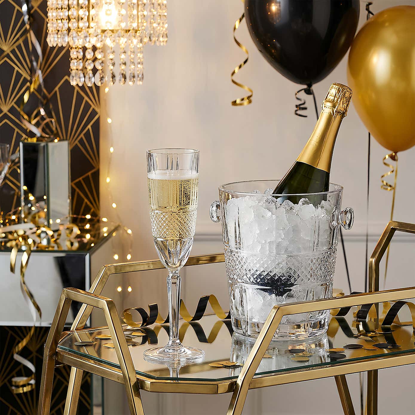 Carousel zoom image position 3 of 4