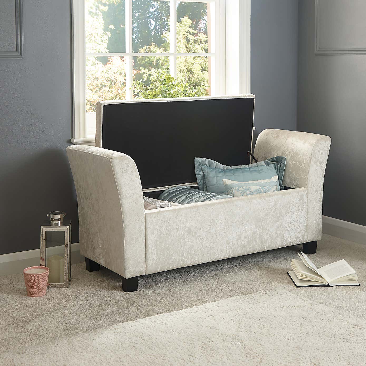 Carousel zoom image position 2 of 4