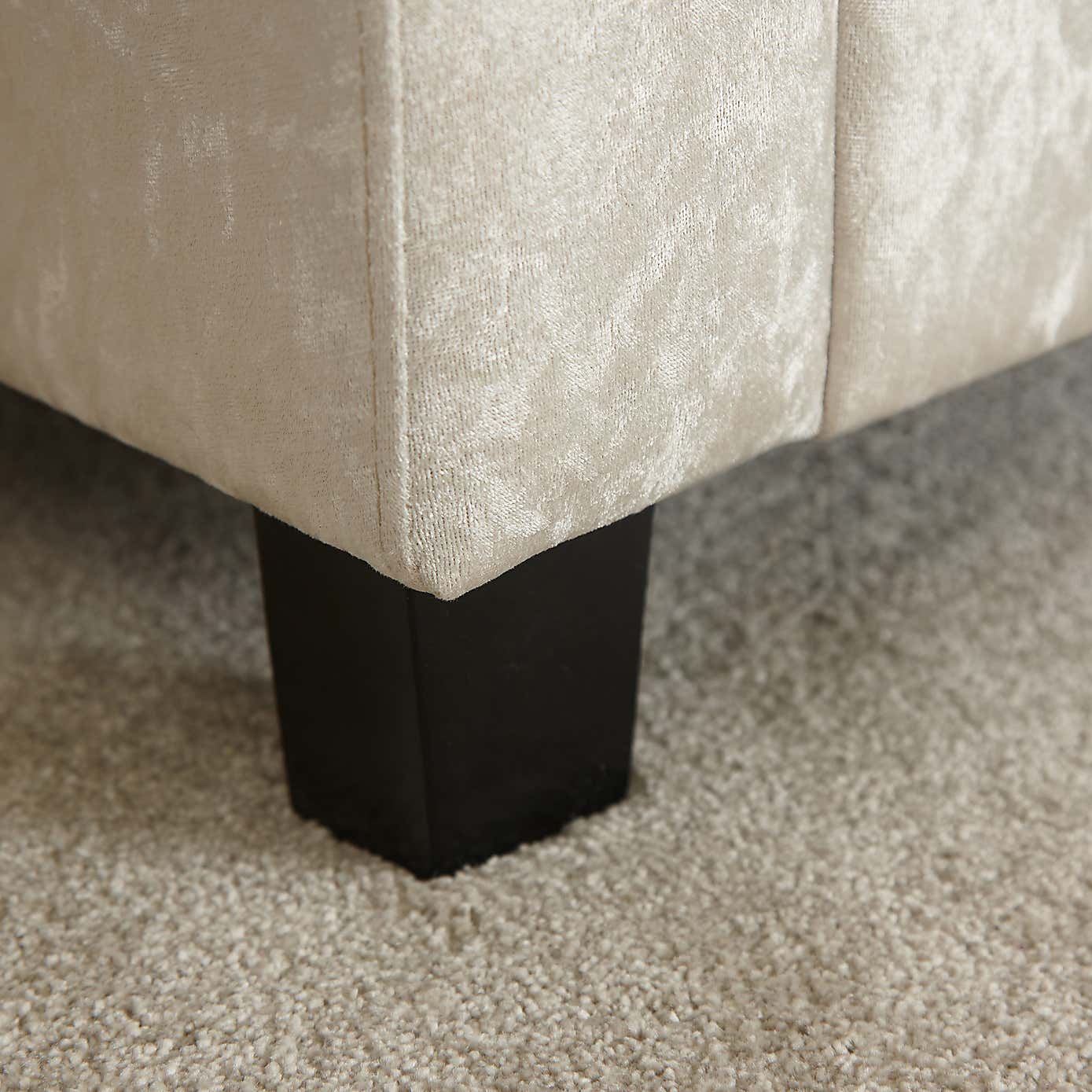 Carousel zoom image position 4 of 4