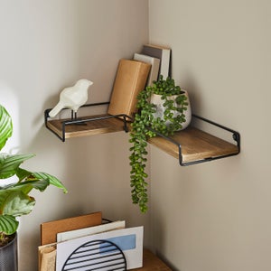 Fulton Corner Shelf