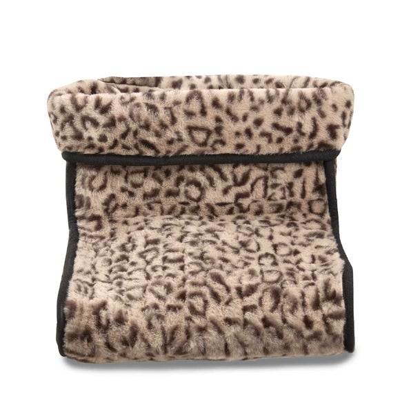 Carousel navigation image position 3 of 8