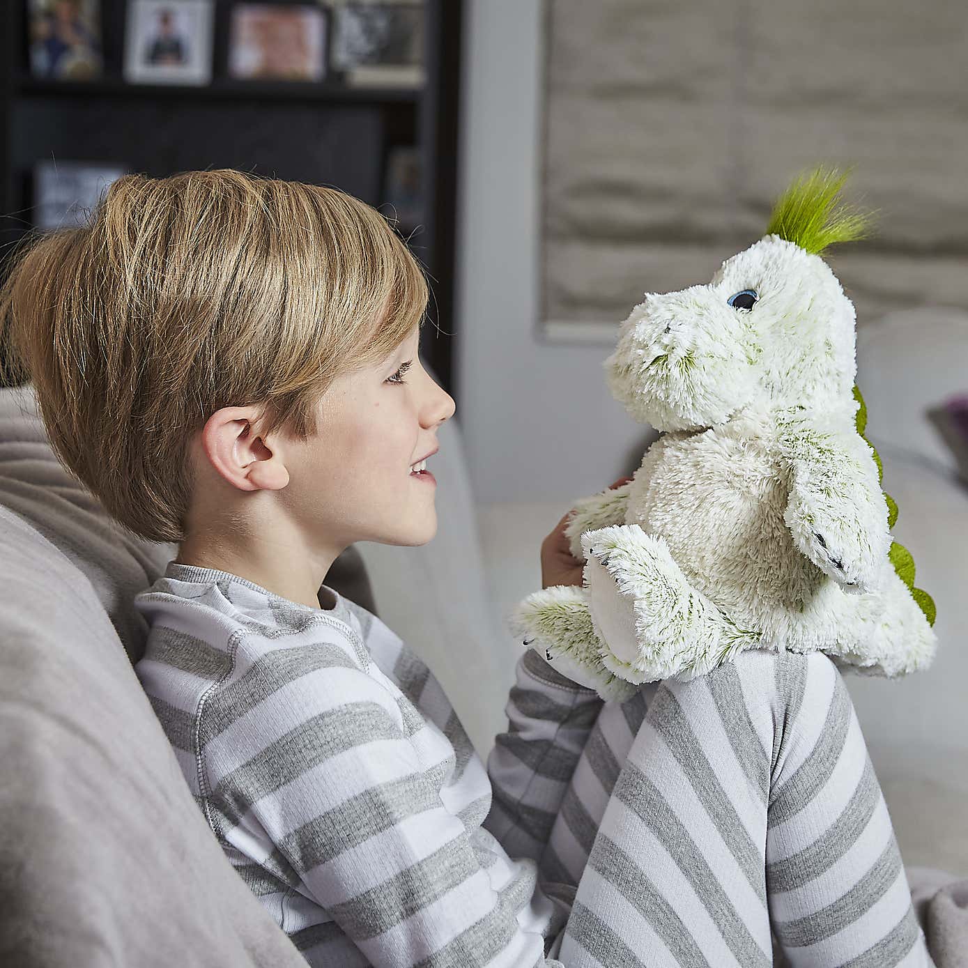 Carousel zoom image position 2 of 3