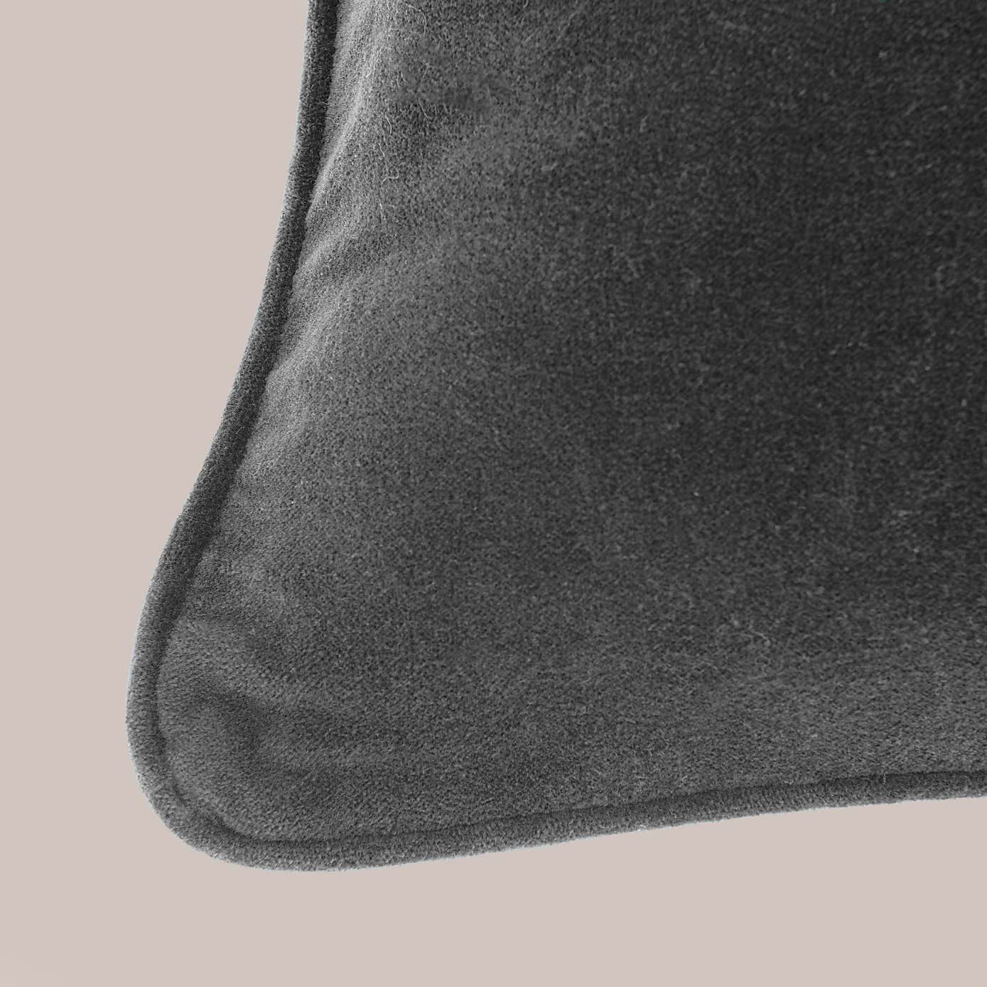Carousel zoom image position 4 of 5