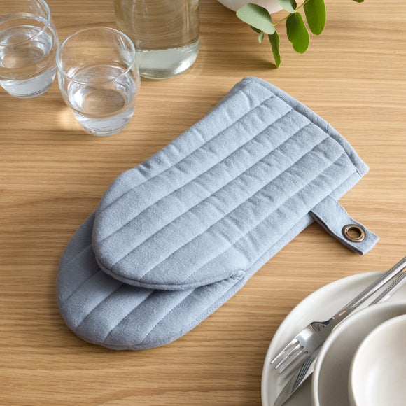 View Esme Washed Cotton Single Oven Glove View Esme Washed Cotton Single Oven Glove