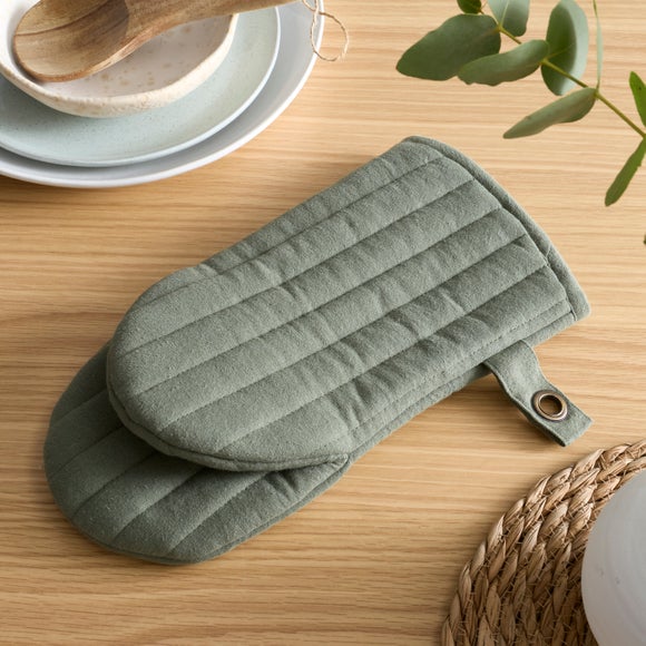 View Esme Washed Cotton Single Oven Glove View Esme Washed Cotton Single Oven Glove