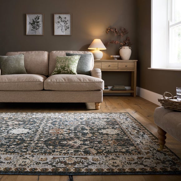 Ambria Traditional Rug