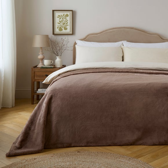 View Faux Fur Bedspread View Faux Fur Bedspread