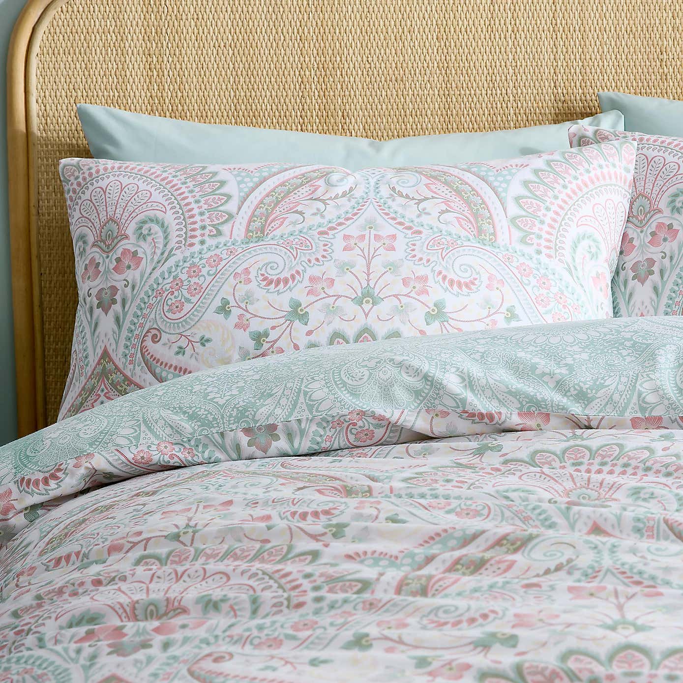 Carousel zoom image position 2 of 4