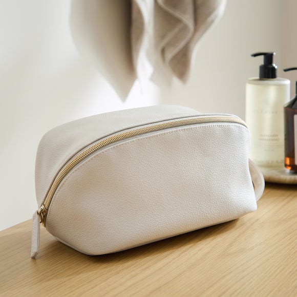 Wide Opening Wash Bag