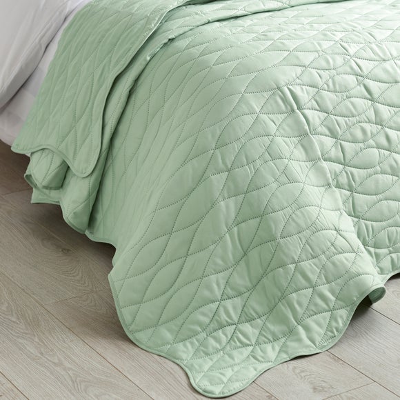 Catherine Lansfield Scallop Waves Bedspread