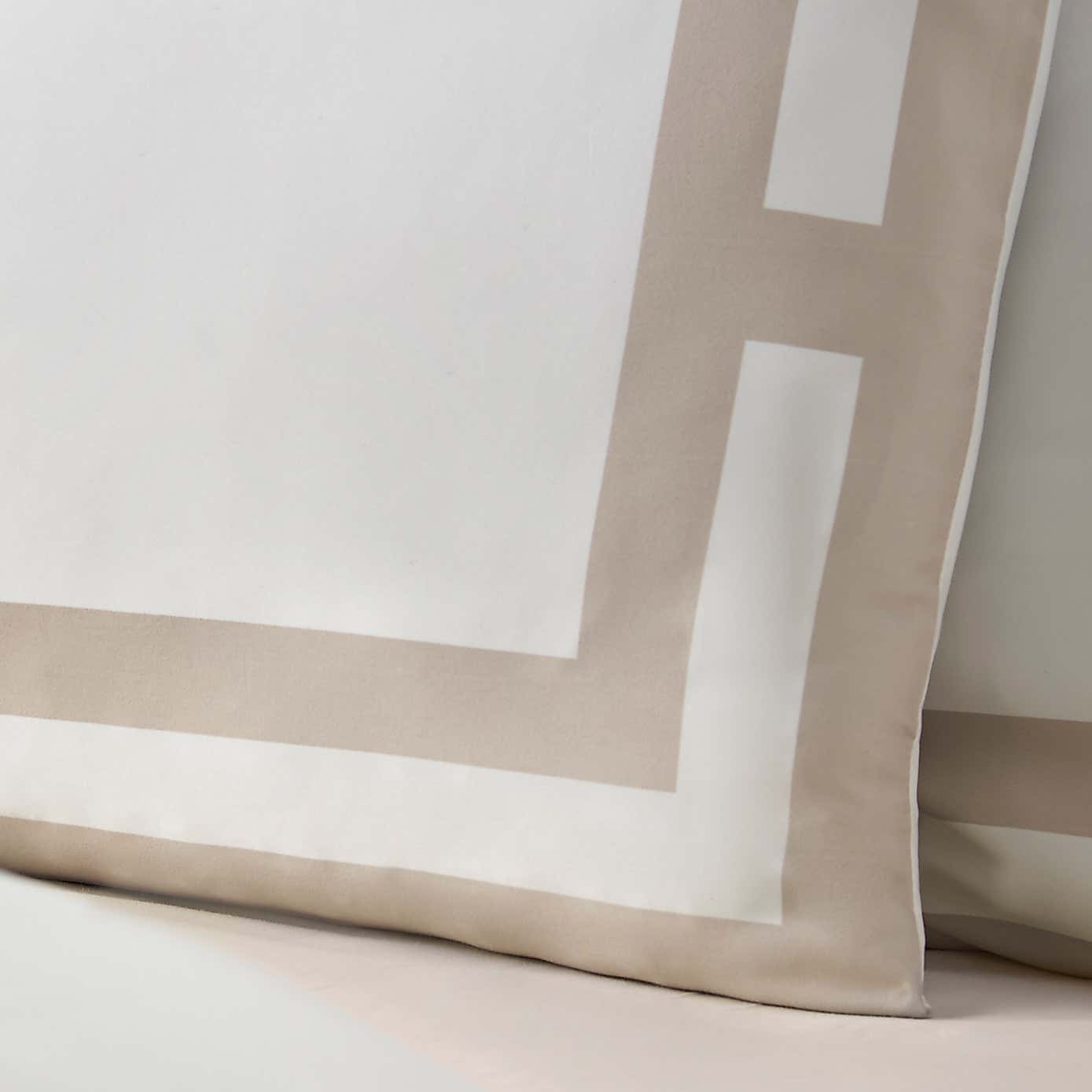 Carousel zoom image position 3 of 7