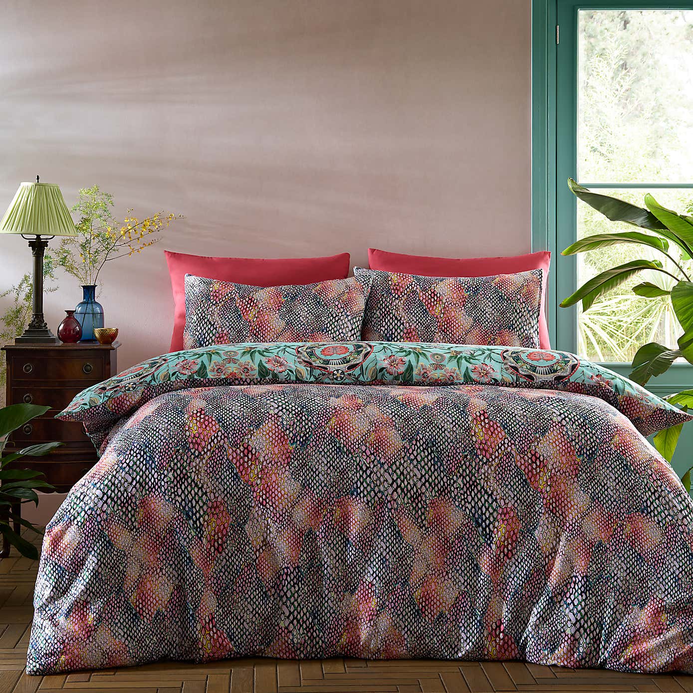 Carousel zoom image position 3 of 8